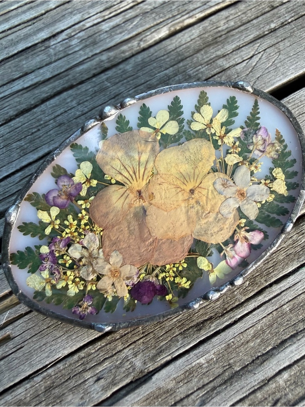 Soldered Metal Oval Dried Flowers Under Glass Over Milk Glass Brooch/Pin 2” - Picture 4 of 16